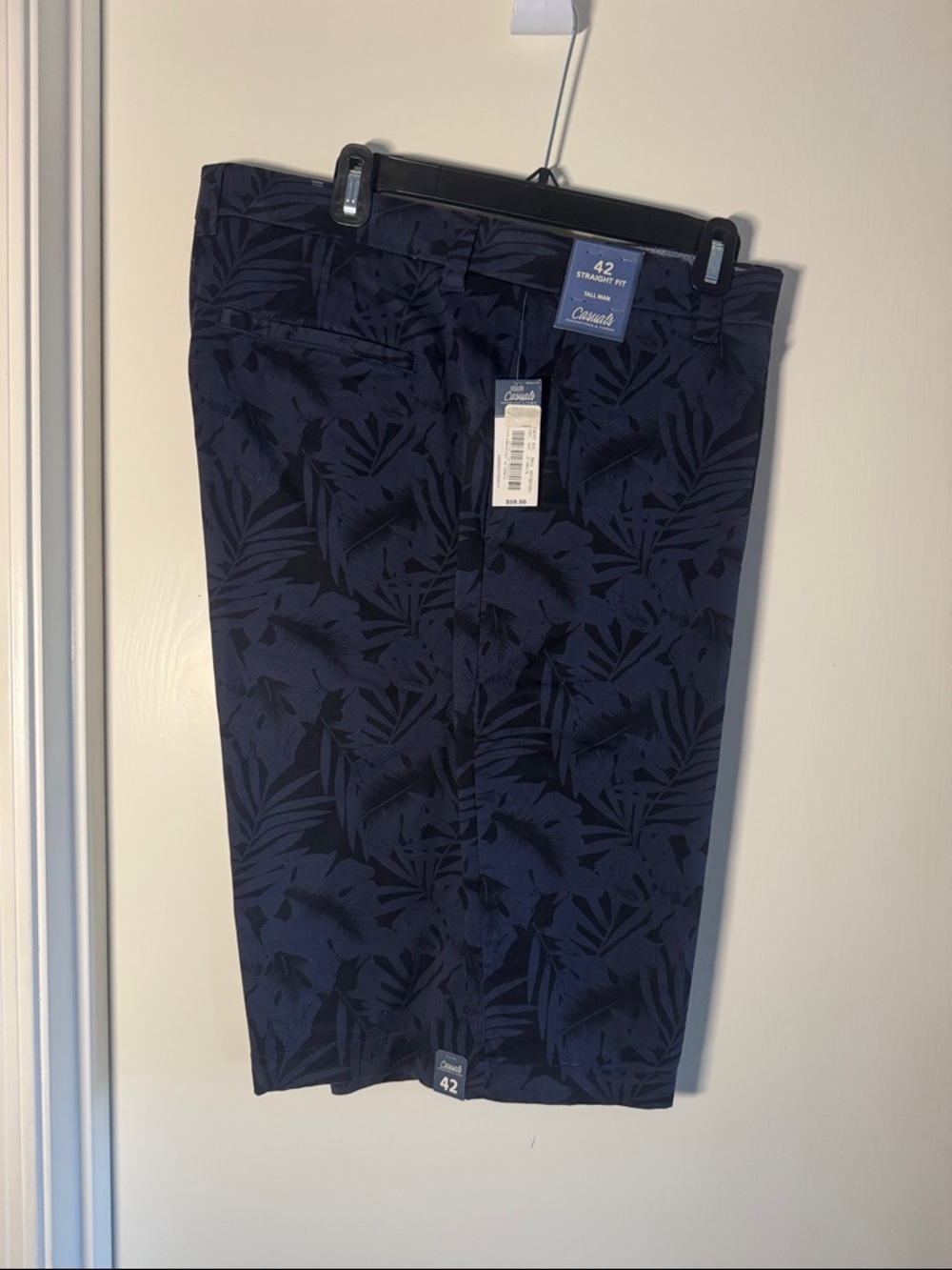croft & barrow Navy and Black Leaf-Pattern Cargo Shorts